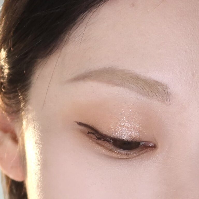 Looking for the Most Popular Shadow Palette at Olive Young Right Now? Daycell Milk Latte Is Your Answer